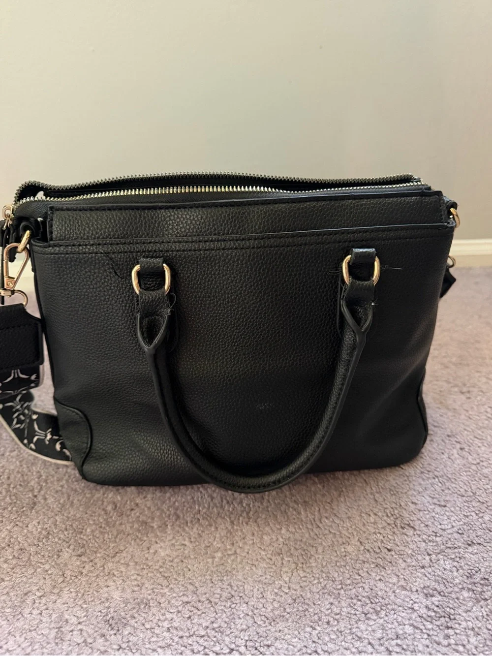 Nanette Lepore Black Pebble Leather Tote/crossbody bag